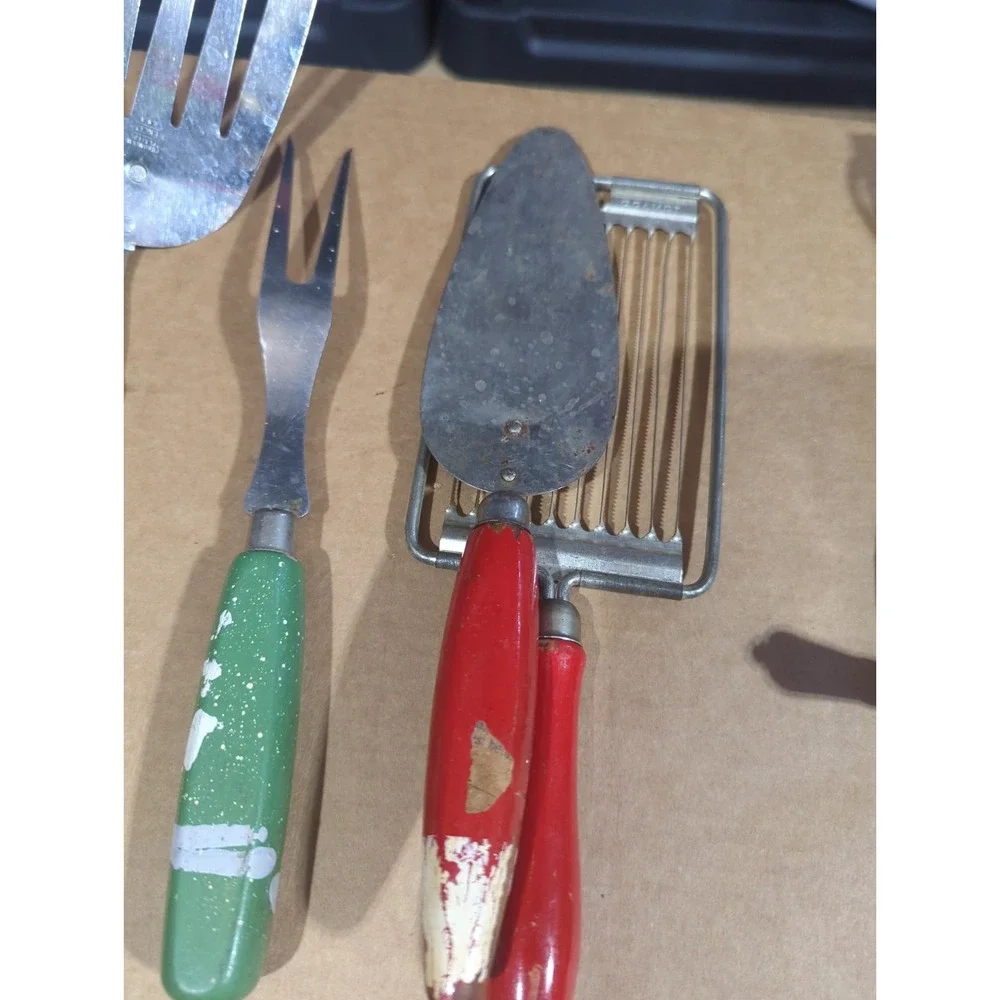 Lot of 6 Vintage Kitchen Cooking Utensils Primitive Red/Green/White Wood Handles